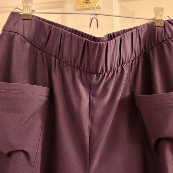 NWT. T by Talbots wide leg cropped pants. Elastic waste, navy blue. size medium. - Picture 3 of 4